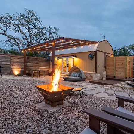 Romantic Tiny Luxury Retreat W Heated Pool, Sauna N Outdoor Shower In Wimberley 10 Acres Exterior photo