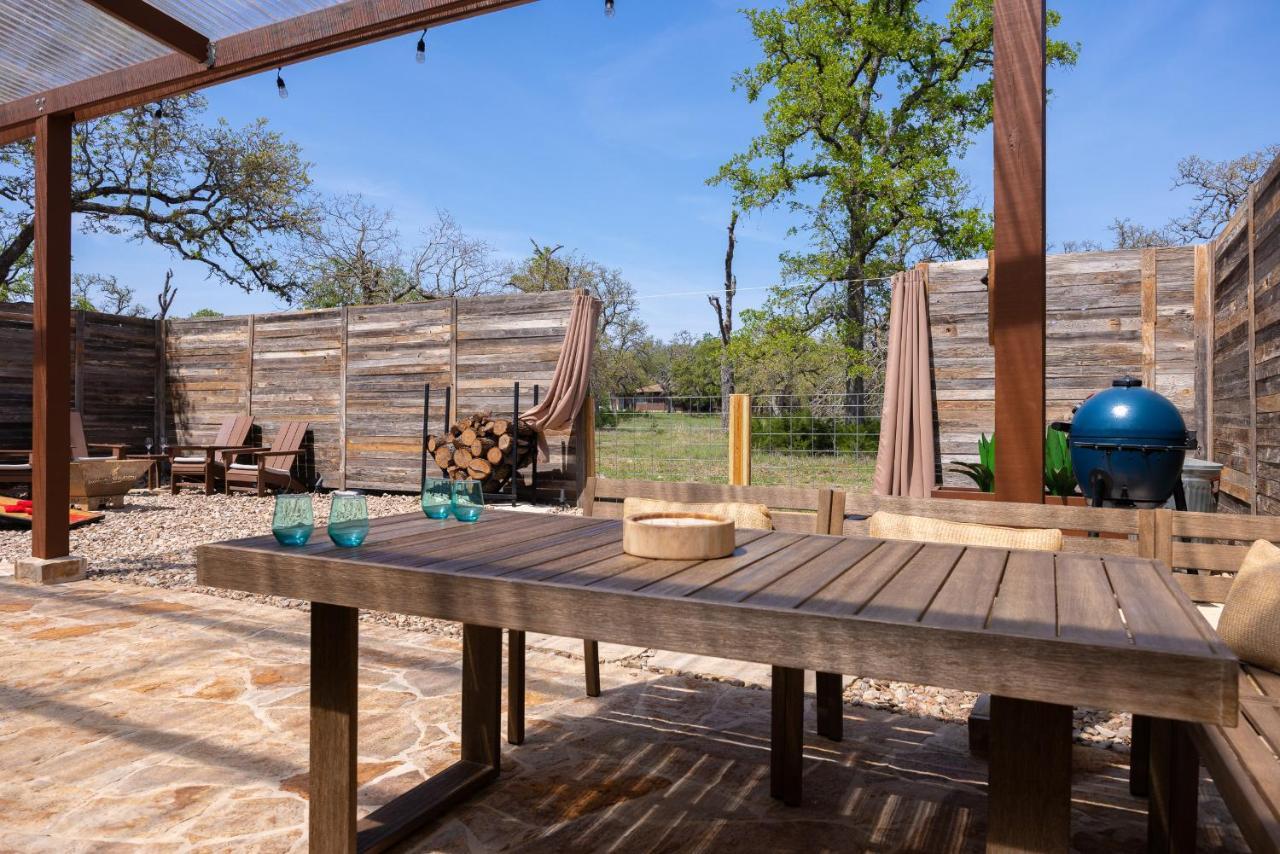 Villa Romantic Tiny Luxury Retreat W Heated Pool, Sauna N Outdoor Shower In 10 Acres