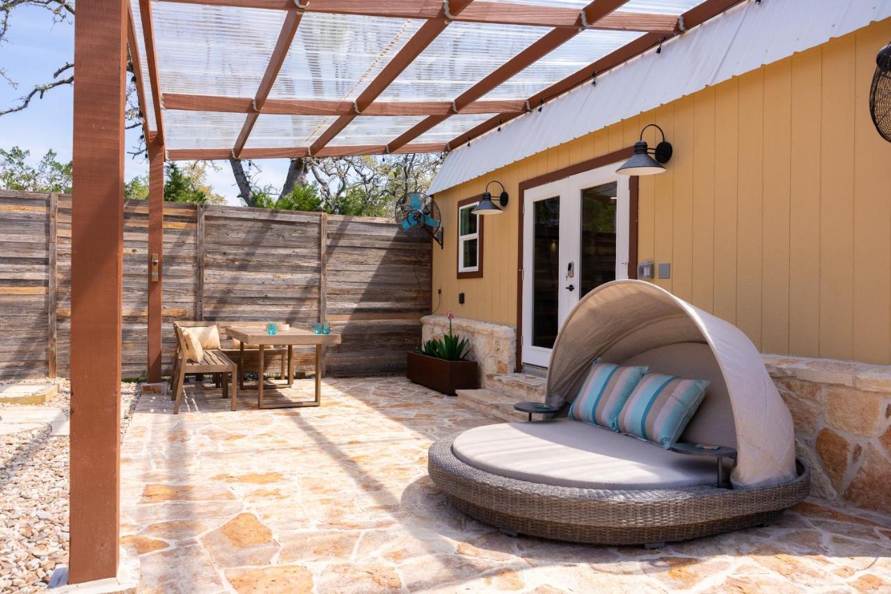 Romantic Tiny Luxury Retreat W Heated Pool, Sauna N Outdoor Shower In 10 Acres *