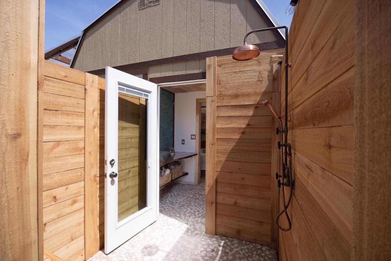 Romantic Tiny Luxury Retreat W Heated Pool, Sauna N Outdoor Shower In 10 Acres Villa *