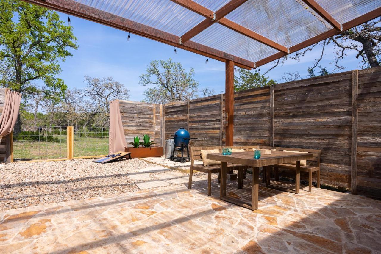 Romantic Tiny Luxury Retreat W Heated Pool, Sauna N Outdoor Shower In 10 Acres * Wimberley