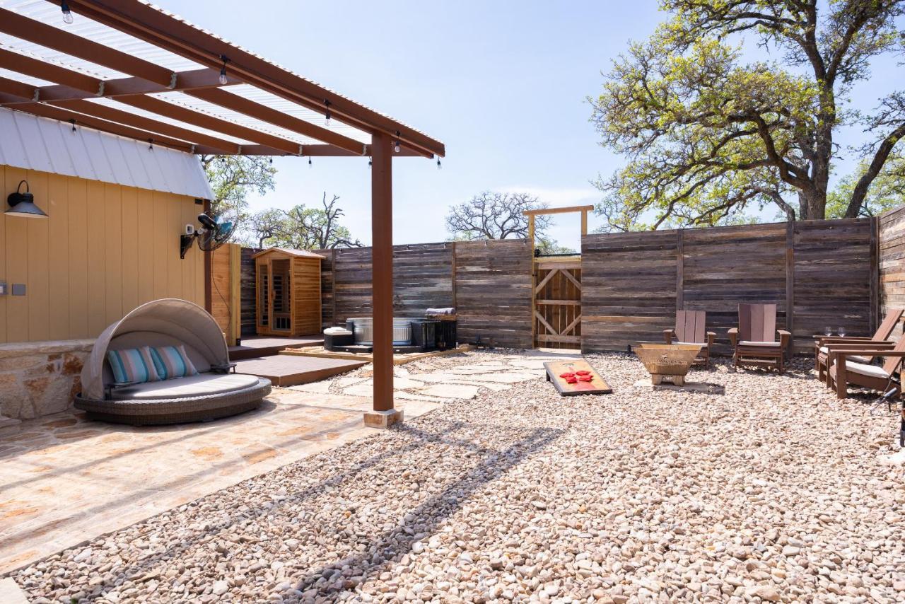 Romantic Tiny Luxury Retreat W Heated Pool, Sauna N Outdoor Shower In 10 Acres * Wimberley