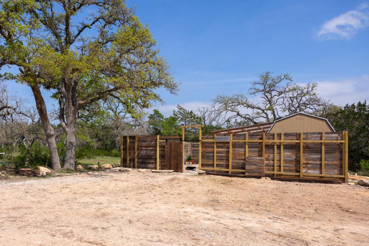 Romantic Tiny Luxury Retreat W Heated Pool, Sauna N Outdoor Shower In 10 Acres * Wimberley