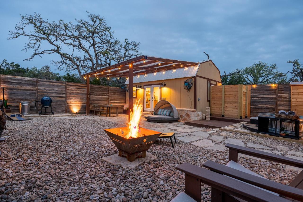 Romantic Tiny Luxury Retreat W Heated Pool, Sauna N Outdoor Shower In 10 Acres Villa Wimberley